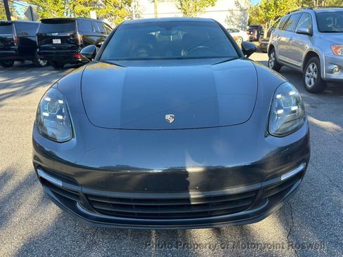 Used 2020 Porsche Panamera image 3