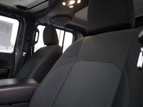 Used 2021 Jeep Gladiator Willys image 20