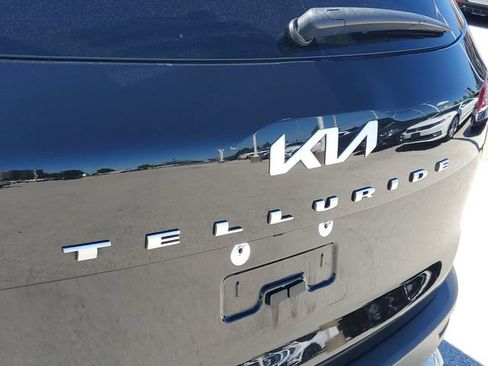Used 2022 Kia Telluride EX w/ Towing Package AWD/4WD image 5