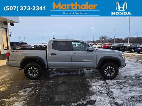 Used 2019 Toyota Tacoma SR image 6