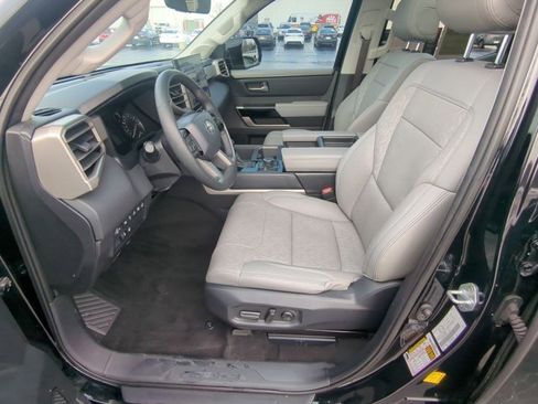 Used 2022 Toyota Tundra Limited w/ TRD Off-Road Package image 8