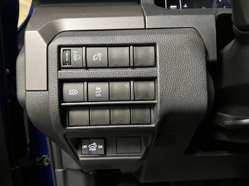 Certified 2024 Toyota Tacoma SR5 image 37