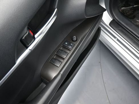 Used 2022 Toyota Camry SE FWD image 13