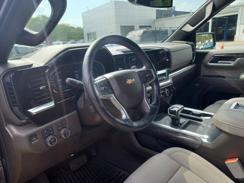 Used 2022 Chevrolet Silverado 1500 LTZ w/ LTZ Premium Package AWD/4WD image 8