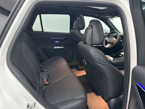 Used 2026 Mercedes-Benz GLC 300 4MATIC image 23