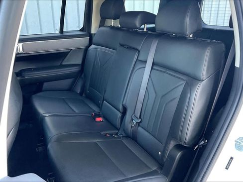 Certified 2025 Hyundai Santa Fe SEL image 17