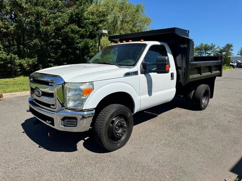 Used 2011 Ford F550 4x4 Regular Cab Super Duty w/ Payload Upgrade Pkg image 1