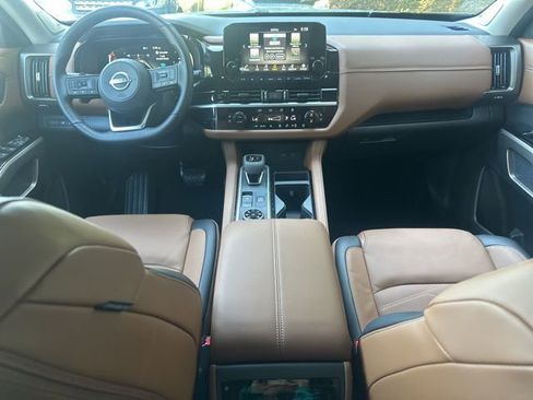 New 2025 Nissan Pathfinder Platinum w/ Lighting Package (N92) image 10