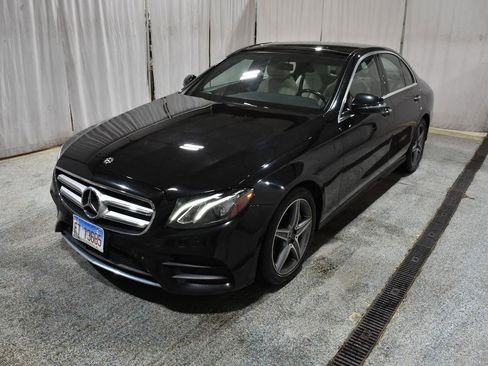 Used 2018 Mercedes-Benz E 400 4MATIC Sedan image 29