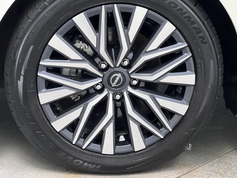 Used 2025 Nissan Altima 2.5 SV FWD image 66