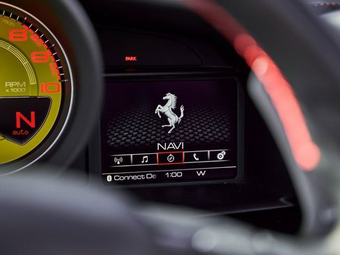 Used 2019 Ferrari 488 Spider Base image 57