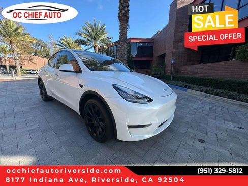 Used 2021 Tesla Model Y Long Range AWD/4WD image 1