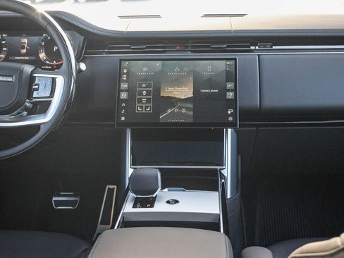 New 2026 Land Rover Range Rover Long Wheelbase SE image 23