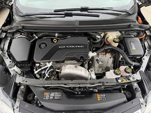 Used 2017 Chevrolet Volt LT w/ Comfort Package image 20