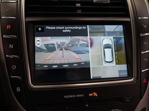 Used 2017 Lincoln MKX Reserve w/ Driver Assistance Package AWD/4WD image 9