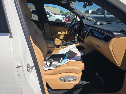 Used 2017 Porsche Macan S image 11