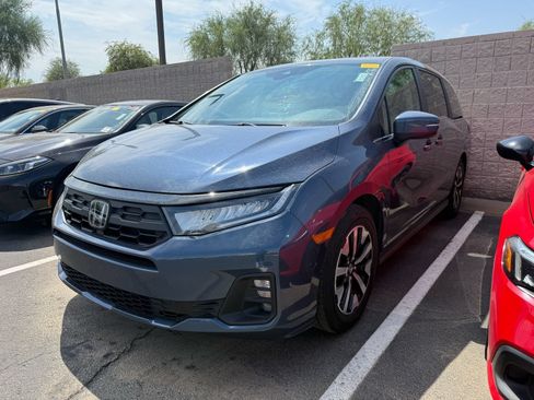 Used 2025 Honda Odyssey EX-L image 2
