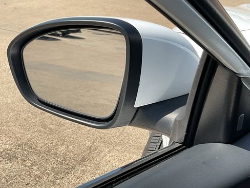 Used 2025 Nissan Sentra S image 11