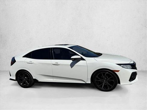 Used 2017 Honda Civic Sport Touring image 4