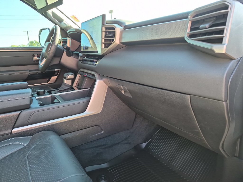 Used 2026 Toyota Tundra Limited AWD/4WD image 33