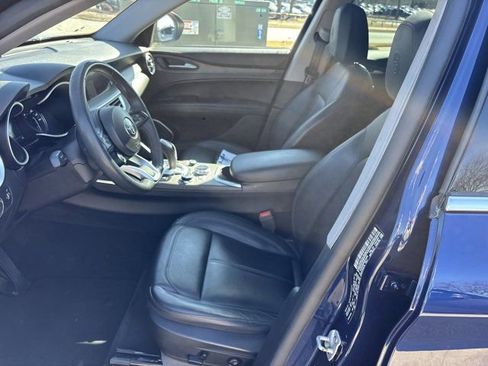 Used 2021 Alfa Romeo Stelvio Ti image 17