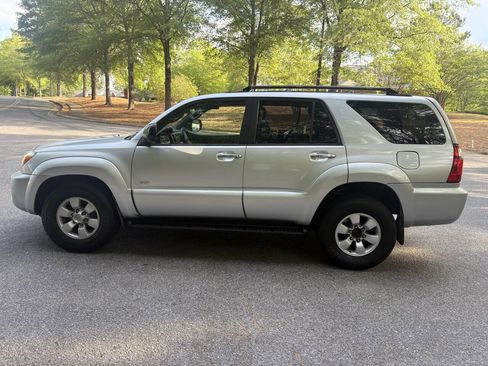 Used 2007 Toyota 4Runner SR5 RWD image 9
