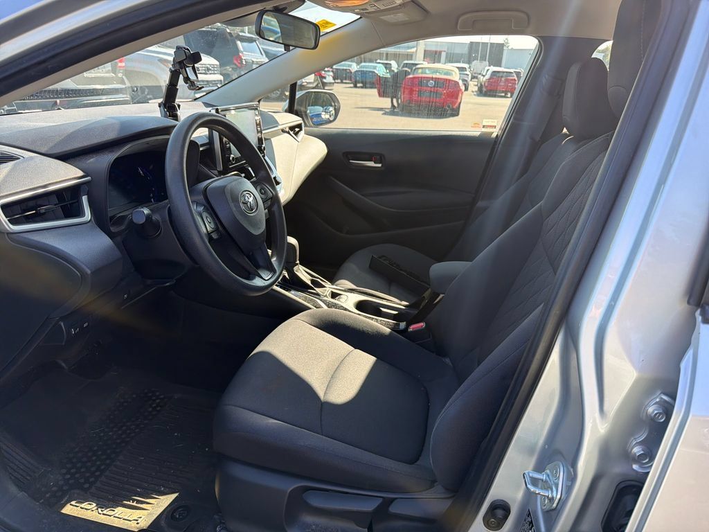 Used 2020 Toyota Corolla LE FWD image 10