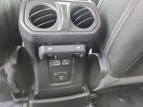 Used 2019 Jeep Wrangler Unlimited Sahara AWD/4WD image 34
