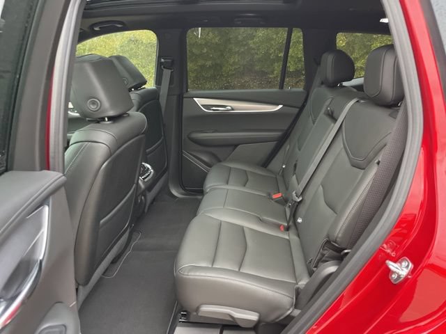 New 2025 Cadillac XT6 Luxury FWD image 37