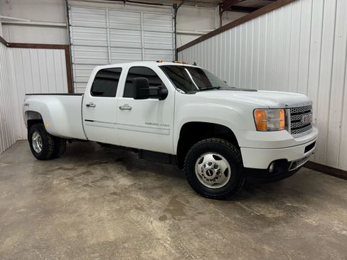 Used 2013 GMC Sierra 3500 Denali image 2
