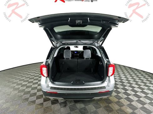 Used 2021 Ford Explorer XLT w/ Equipment Group 202A image 30