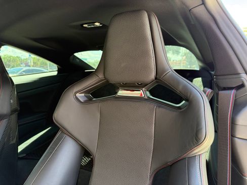 Used 2023 BMW M4 CSL RWD image 36
