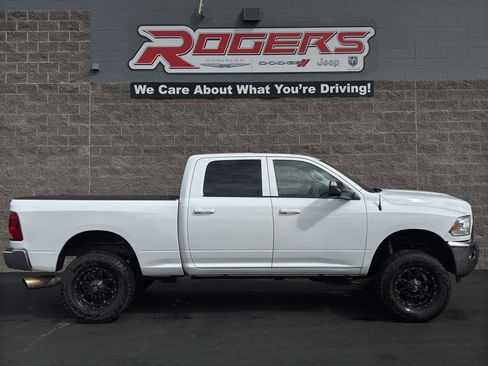 Used 2016 RAM 2500 Tradesman w/ Chrome Appearance Group AWD/4WD image 4