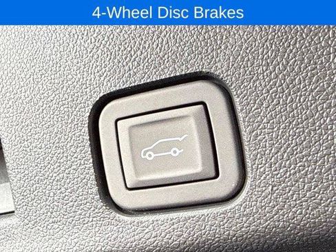 New 2026 Chevrolet Traverse LT w/ Driver Confidence Package AWD/4WD image 18