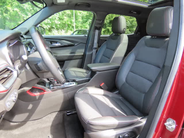 Used 2022 Chevrolet TrailBlazer RS w/ Sun and Liftgate Package FWD image 13