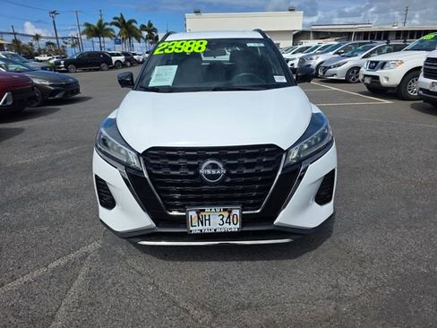 Used 2024 Nissan Kicks SR image 2