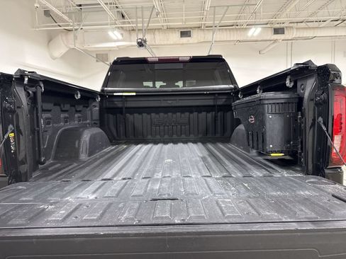 Used 2022 GMC Sierra 1500 SLT w/ SLT Premium Plus Package AWD/4WD image 25