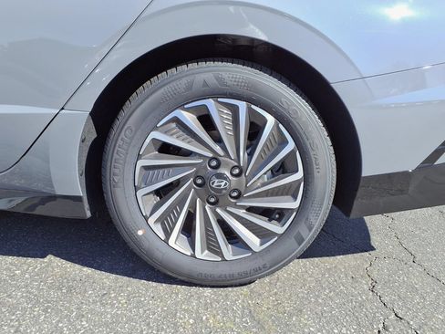 New 2026 Hyundai Sonata SEL FWD image 6