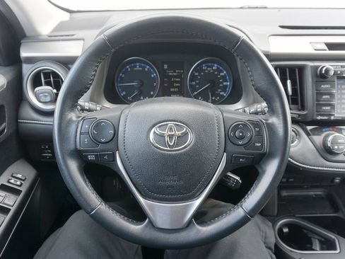 Used 2018 Toyota RAV4 XLE image 3
