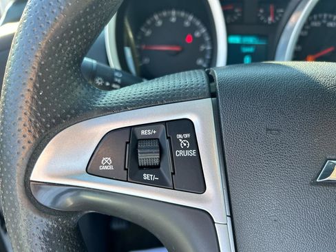 Used 2017 Chevrolet Equinox LT image 15