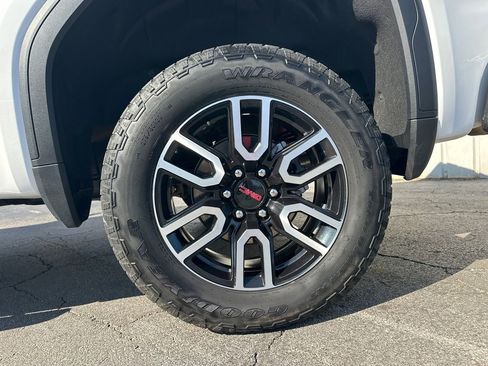 Used 2025 GMC Sierra 1500 AT4 w/ AT4 Premium Package image 20