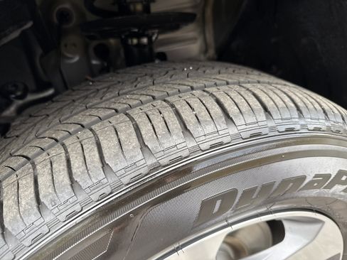 Used 2025 Honda Pilot EX-L image 12