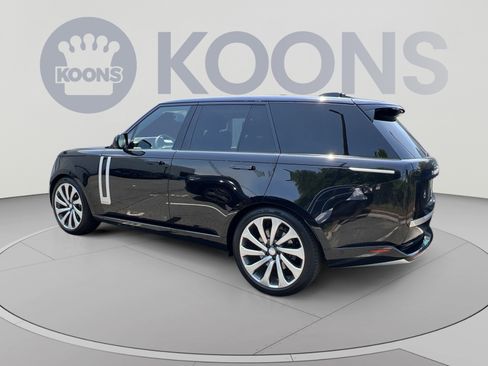 Used 2025 Land Rover Range Rover Autobiography AWD/4WD image 2