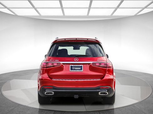 Used 2024 Mercedes-Benz GLS 580 4MATIC image 5