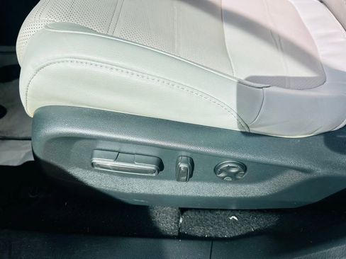 Used 2017 Honda CR-V EX-L image 16