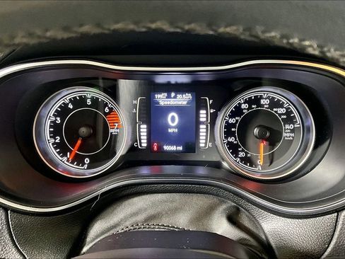 Used 2020 Jeep Cherokee Latitude Plus AWD/4WD image 16