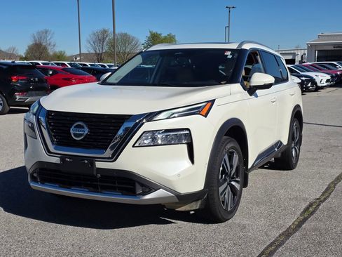Used 2021 Nissan Rogue Platinum FWD image 3