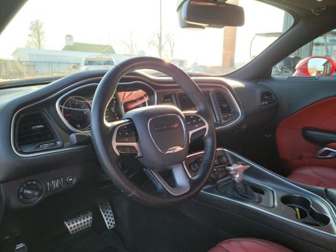 Used 2016 Dodge Challenger SXT Plus image 9