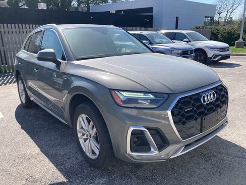 Used 2023 Audi Q5 2.0T Premium w/ Convenience Package AWD/4WD image 1