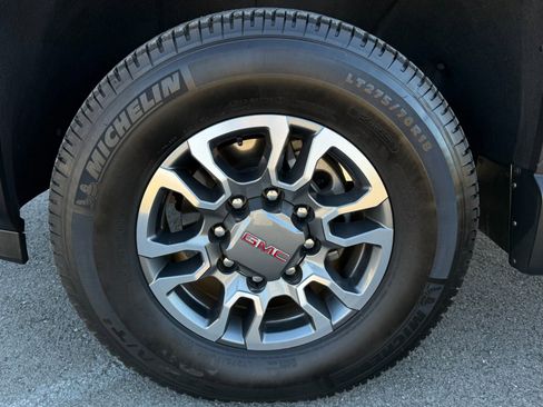 Used 2024 GMC Sierra 3500 SLT image 59